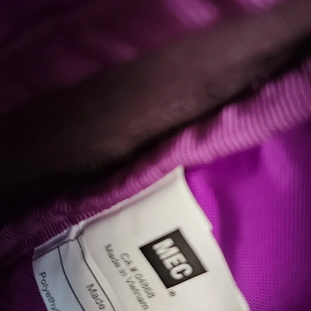 Mountain Equipment Co-op MEC Pod‎ Sling Pack in Purple Padded Travel Hiking